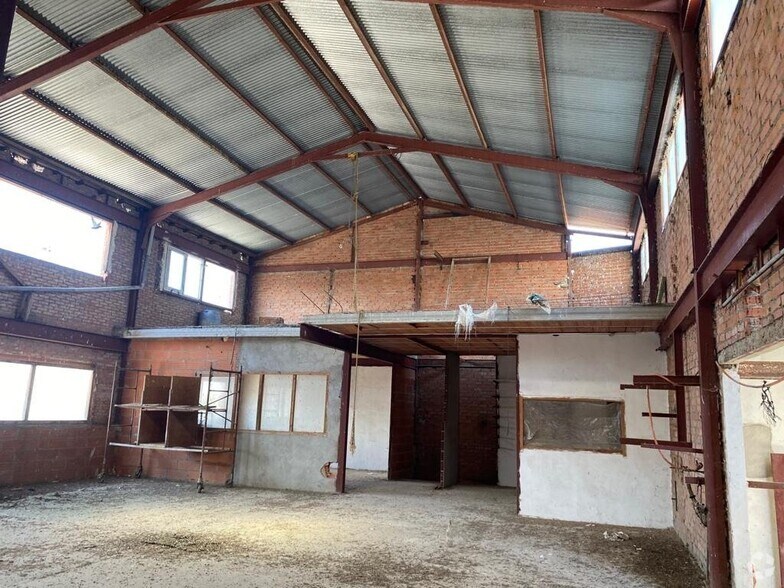 Calle Arroyo, Humanes, Guadalajara for sale - Building Photo - Image 3 of 10