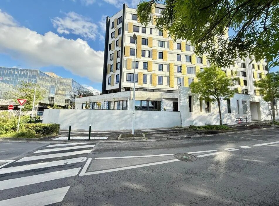 48 Avenue Des Champs Pierreux, Nanterre to rent Building Photo- Image 1 of 6