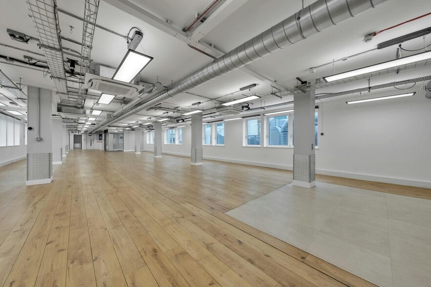 10 Jamestown Rd, London to rent - Building Photo - Image 3 of 16