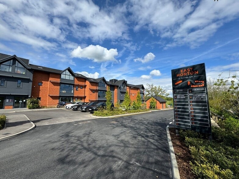 East Horton Knowle Ln, Eastleigh to rent - Building Photo - Image 3 of 4