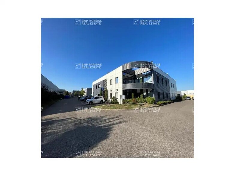 71 Impasse De La Balme, Saint-Priest to rent - Building Photo - Image 2 of 14