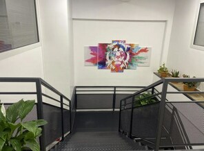 Light Industrial in Pantin for sale Interior Photo- Image 1 of 6