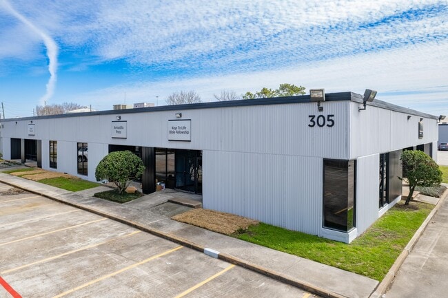 More details for 301 Wells Fargo Dr, Houston, TX - Office, Light Industrial to Rent