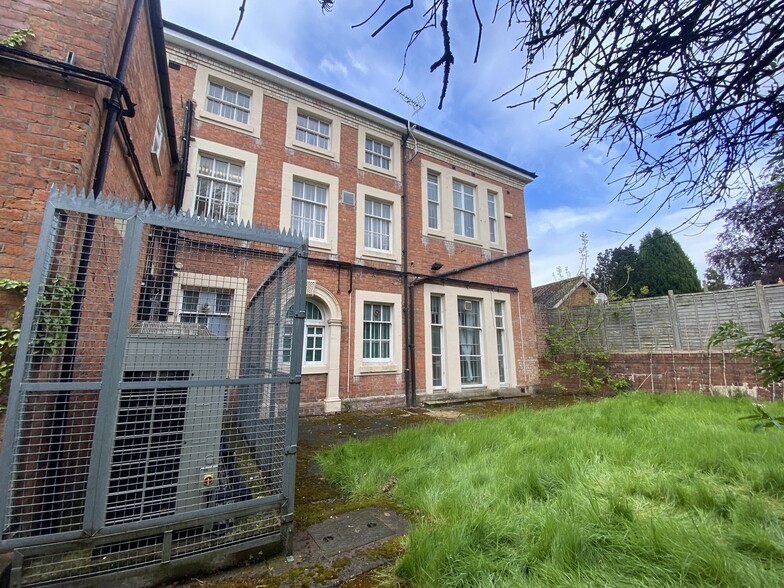 9 Corn Sq, Leominster for sale - Building Photo - Image 2 of 16