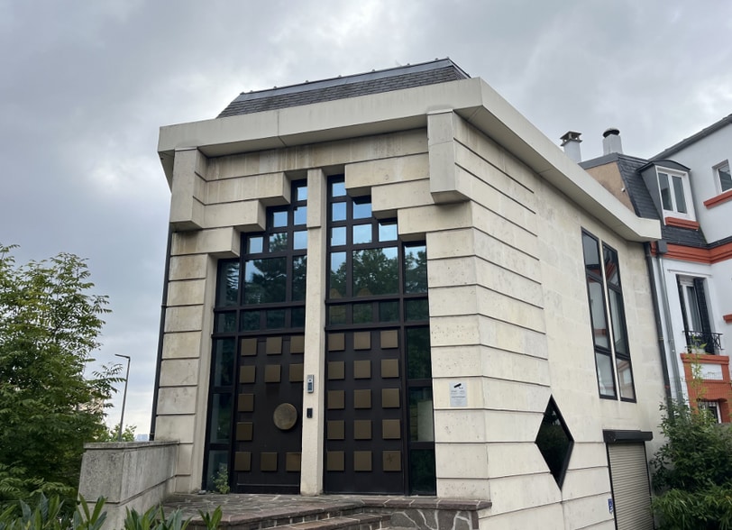 162 Boulevard Du Maréchal De Lattre De Tassigny, Suresnes to rent - Primary Photo - Image 1 of 7