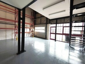 5 Brunel Rd, Totton to rent Interior Photo- Image 2 of 3