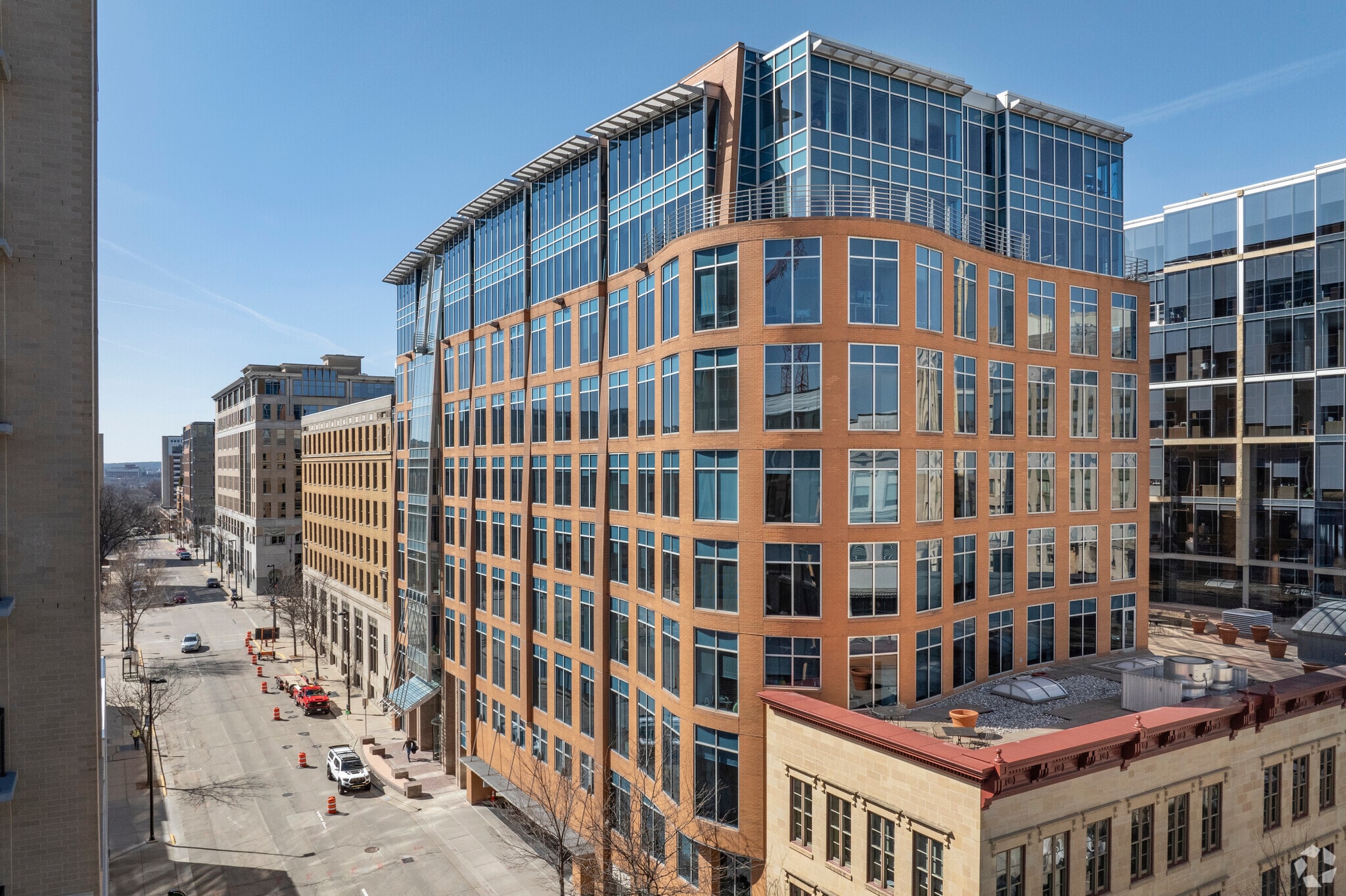 10 E Doty St, Madison, WI to rent Primary Photo- Image 1 of 14