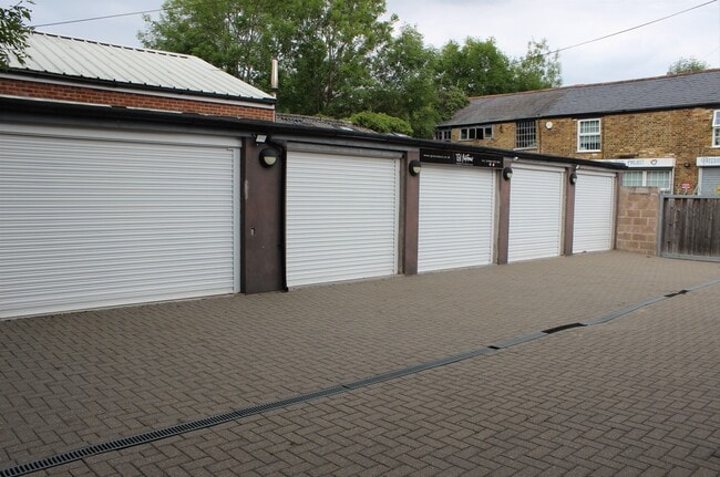 More details for Cooks Garages Forge Lane, Northwood - Light Industrial to Rent