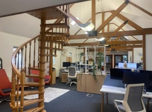 Chesham Rd, Berkhamsted to rent Interior Photo- Image 2 of 7