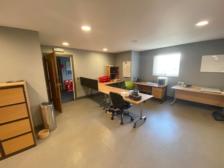 Mains of Cairnorrie Industrial buildings portfolio of 2 properties for sale on LoopNet.co.uk - Building Photo - Image 3 of 4