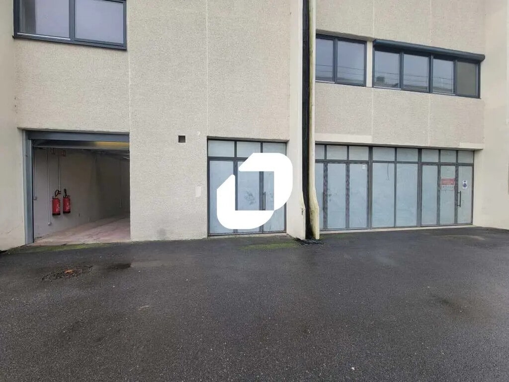 Vente Local d'activités 669 m² - Photo 1