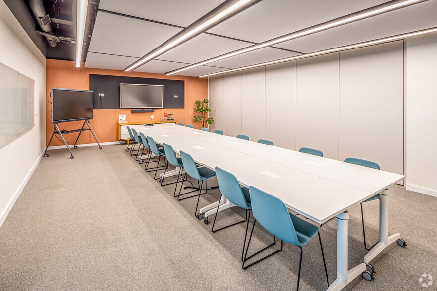 25 Wilton Rd, London to rent - Interior Photo - Image 3 of 17