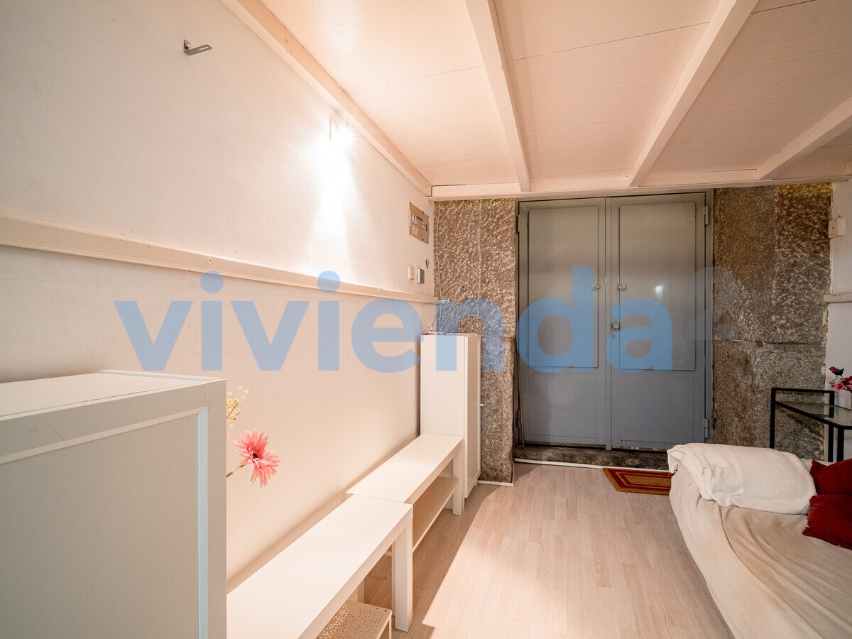 Madrid, MAD 28015 - Unit 01 -  - Floor Plan - Image 1 of 8