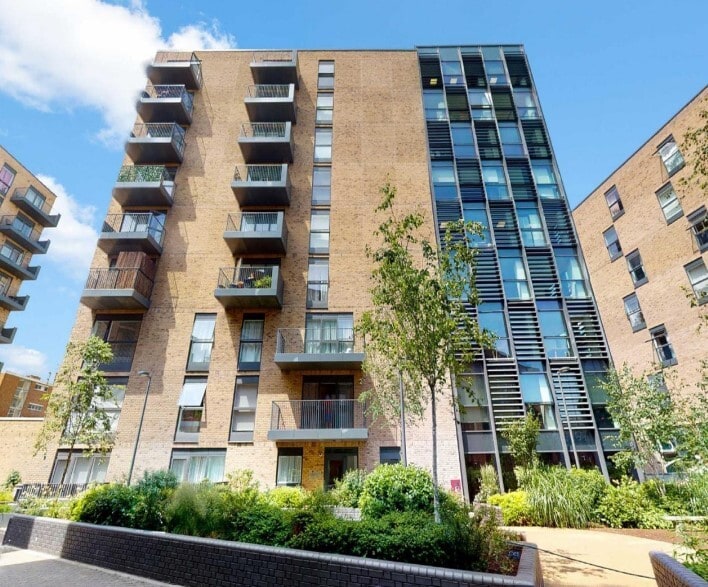 Lyon Rd, Harrow for sale - Primary Photo - Image 1 of 1