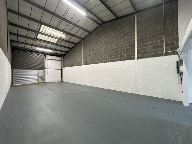 1-31 Etloe Rd, London to rent - Interior Photo - Image 3 of 7