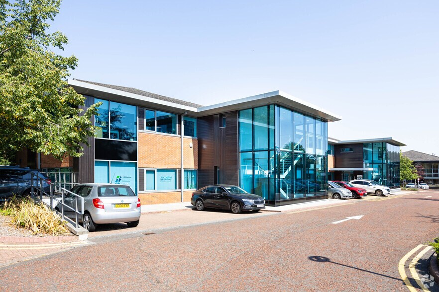 Crockford Ln, Chineham to rent - Building Photo - Image 2 of 2