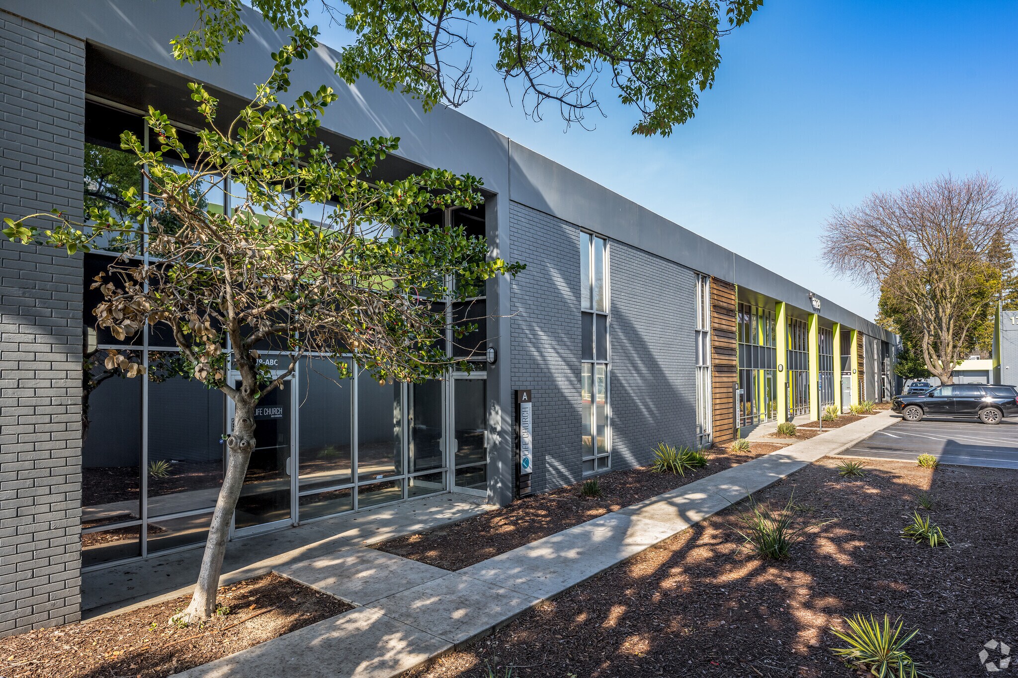 1779 Tribute Rd, Sacramento, CA to rent Primary Photo- Image 1 of 6