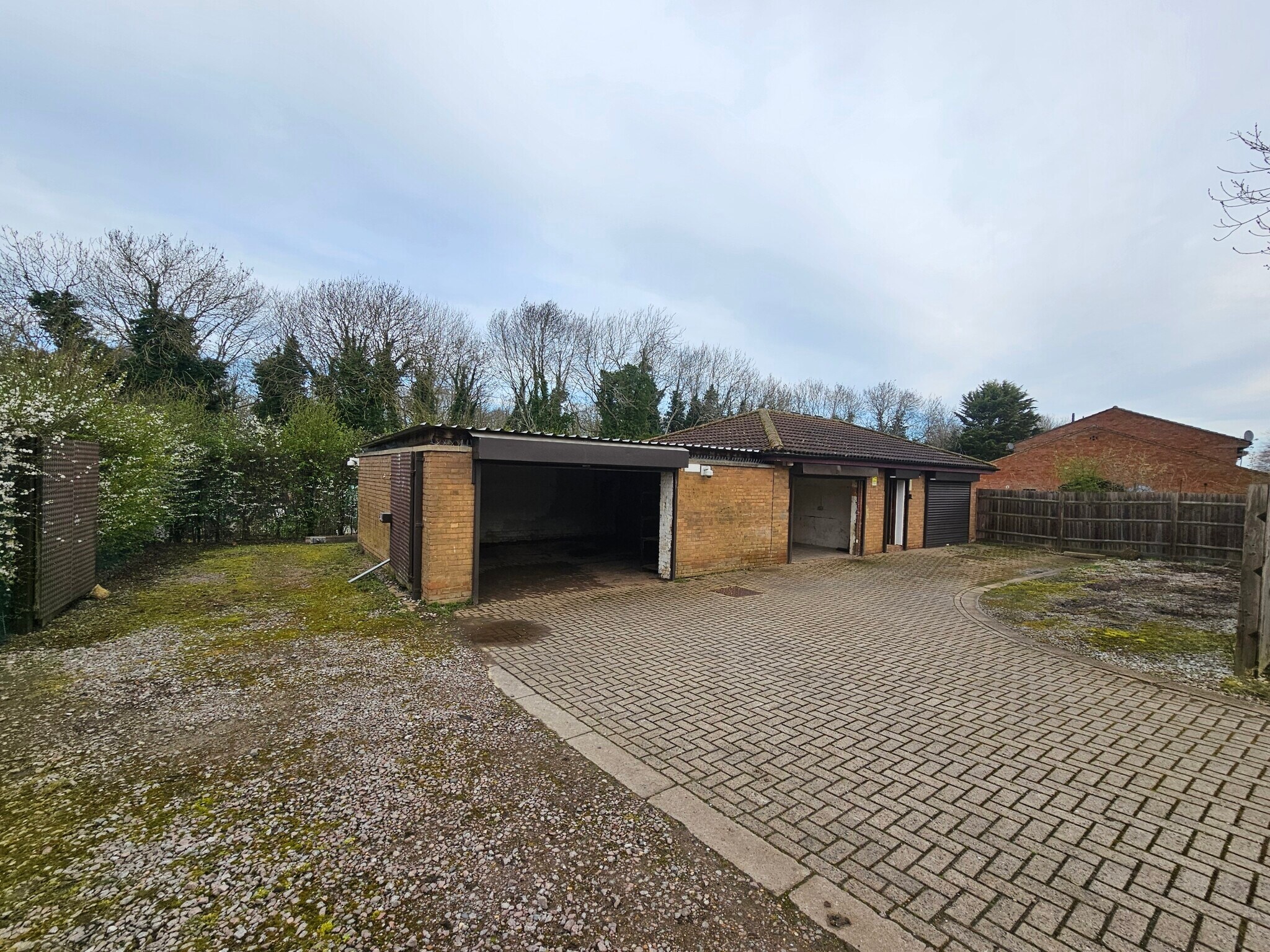 16 Sandy Close, Milton Keynes to rent Building Photo- Image 1 of 7