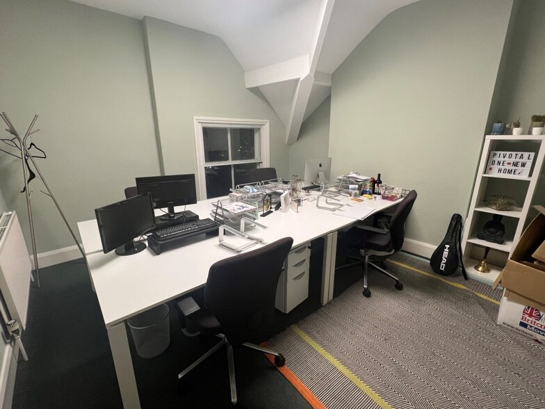 38 The Grv, Ilkley to rent - Building Photo - Image 2 of 5