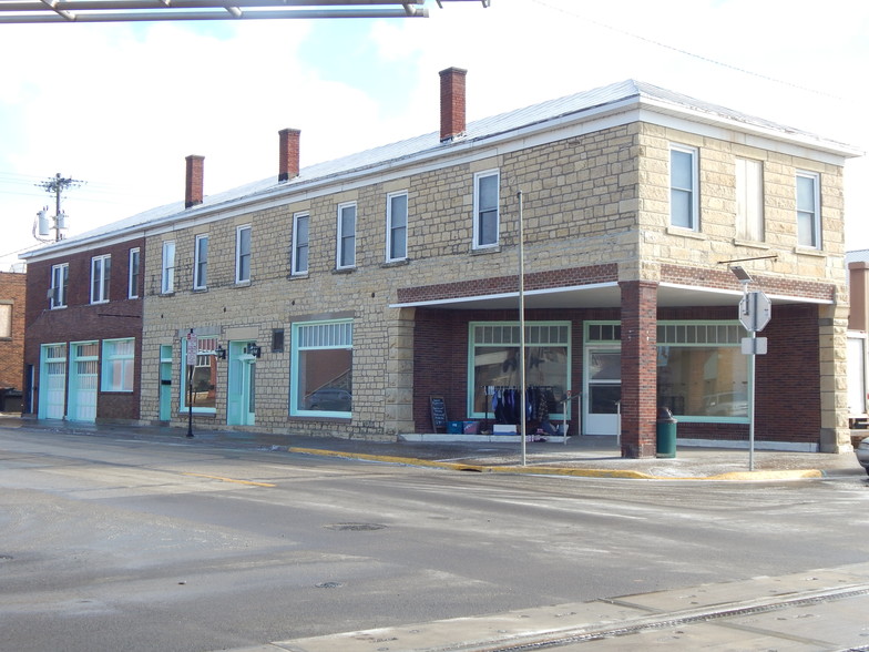 101 S 2nd St, Bellevue, IA for sale - Primary Photo - Image 1 of 1