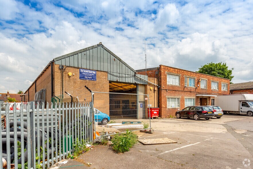 277 Barton St, Gloucester, GL1 4JE UK