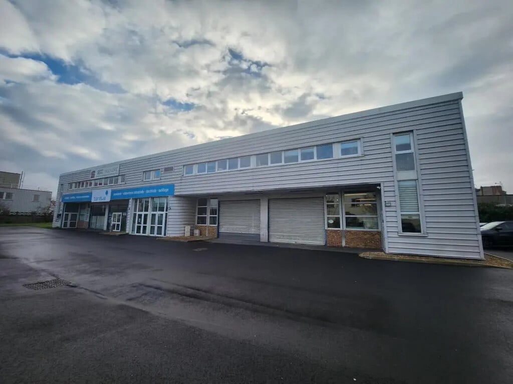 Location Bureaux 250 m² à 740 m² - Photo 1