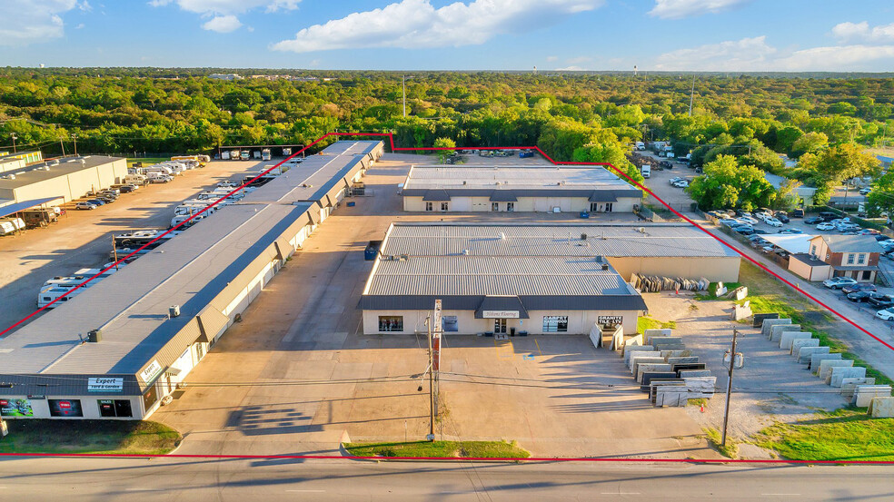 2800 W Division St, Arlington, TX for rent - Building Photo - Image 1 of 2