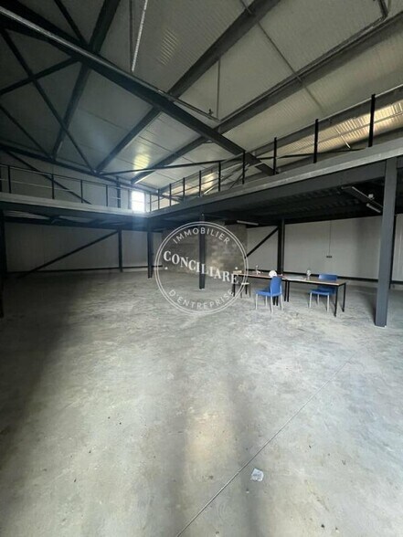 Industrial in Deyme for sale - Interior Photo - Image 3 of 5