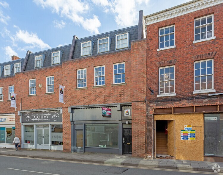 8 Bridgegate, Retford for sale - Primary Photo - Image 1 of 1