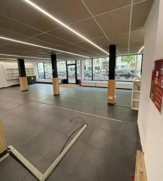 Retail in Boulogne-Billancourt to rent - Interior Photo - Image 2 of 6