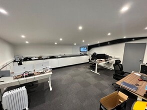 Portmanmoor Rd, Cardiff to rent Interior Photo- Image 1 of 5