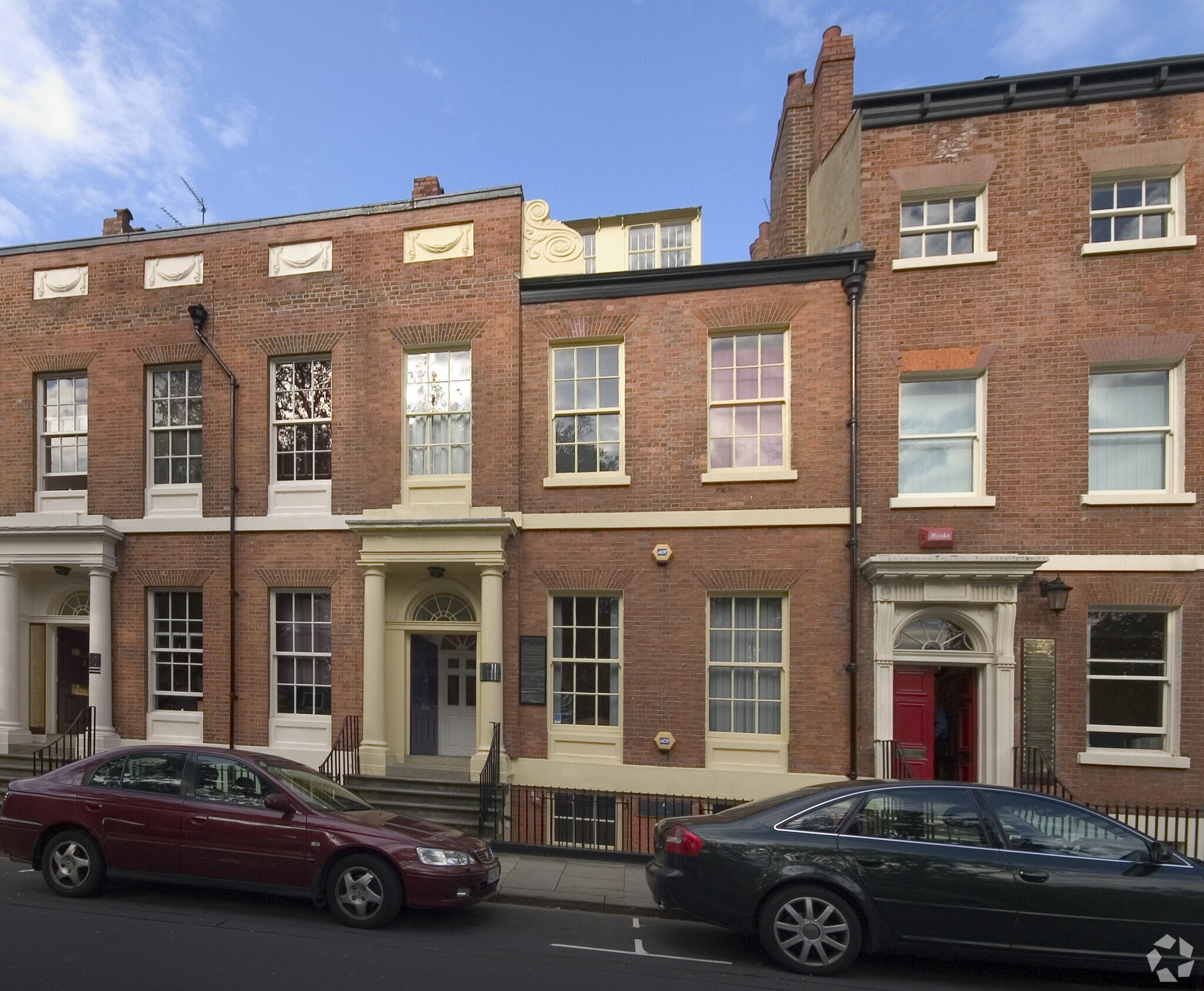 38 Park Sq N, Leeds for sale Primary Photo- Image 1 of 1