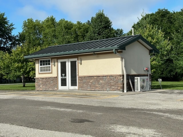 102 W Lawrence St, Kearney, MO for rent - Building Photo - Image 1 of 5