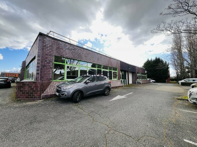 Office in Labège to rent - Building Photo - Image 1 of 11
