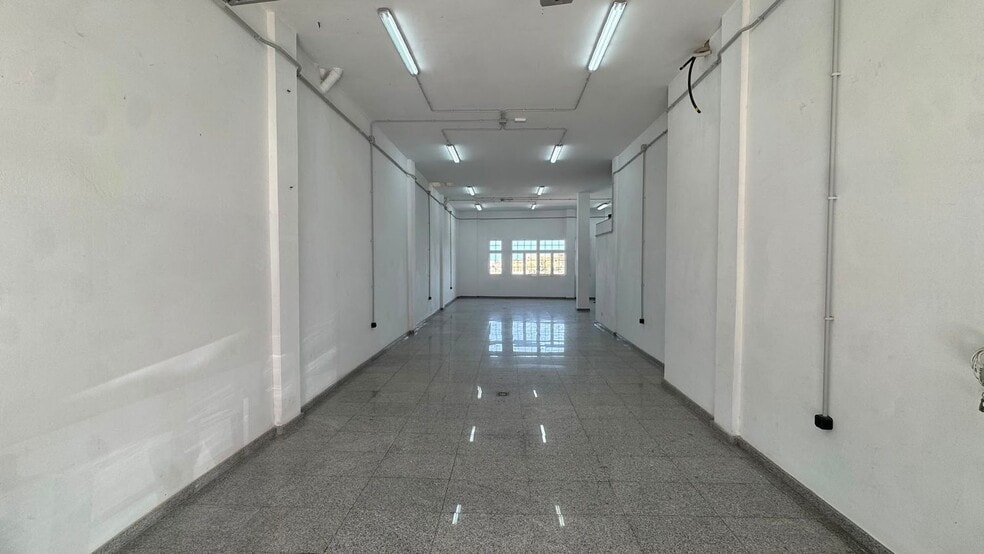 Calle Lomo de la Cruz, 25, Las Palmas de Gran Canaria, Las Palmas to rent - Interior Photo - Image 2 of 7