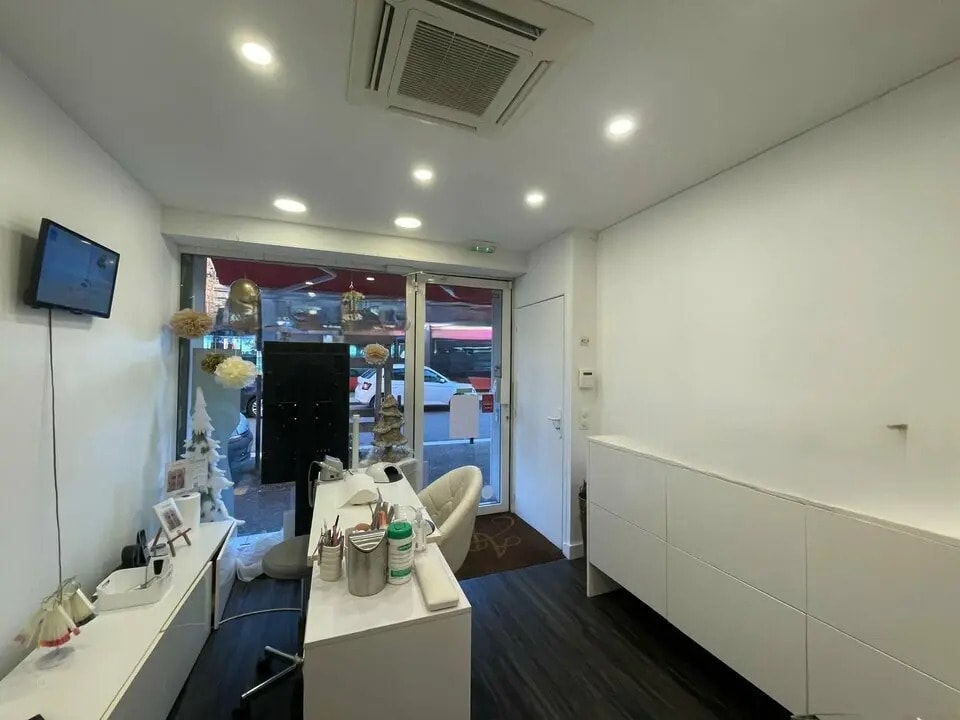 Vente Commerce 60 m² - Photo 1