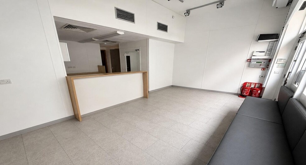 39-45 Grays Inn Rd, London to rent - Interior Photo - Image 3 of 5