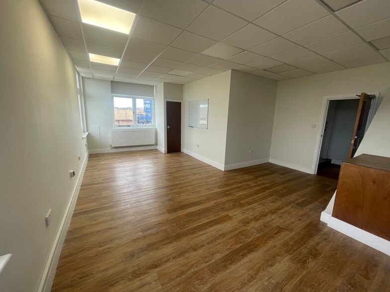 London Rd, Maidstone to rent - Building Photo - Image 3 of 8