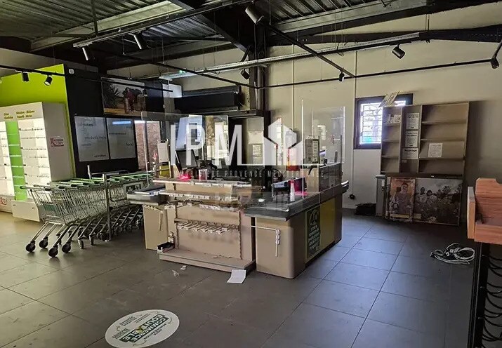 Location Commerce 463 m² - Photo 1