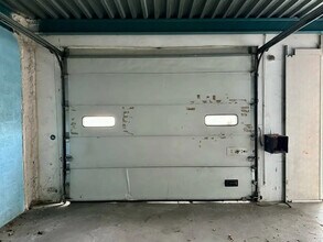 Light Industrial in Tremblay-en-France to rent Interior Photo- Image 1 of 5