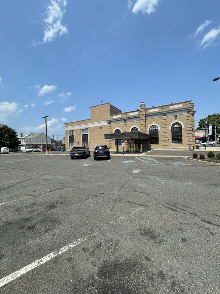 891 Brunswick Ave, Trenton, NJ for rent - Building Photo - Image 3 of 15