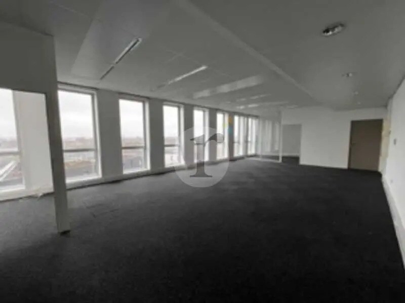 Office in Lille to rent Interior Photo- Image 1 of 5
