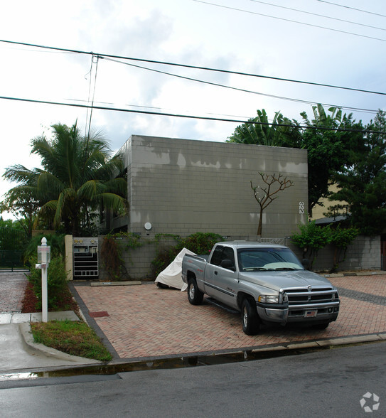 322 Hendricks Is, Fort Lauderdale, FL for sale - Primary Photo - Image 1 of 2