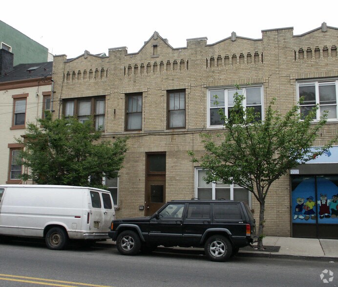 372 Palisade Ave, Jersey City 07307 UK