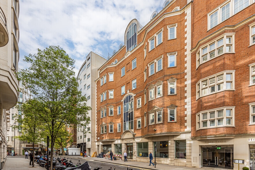 65 Curzon St, London to rent - Building Photo - Image 3 of 3