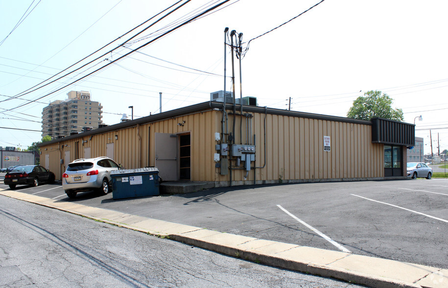 1727 W Liberty St, Allentown, PA for rent - Building Photo - Image 2 of 6