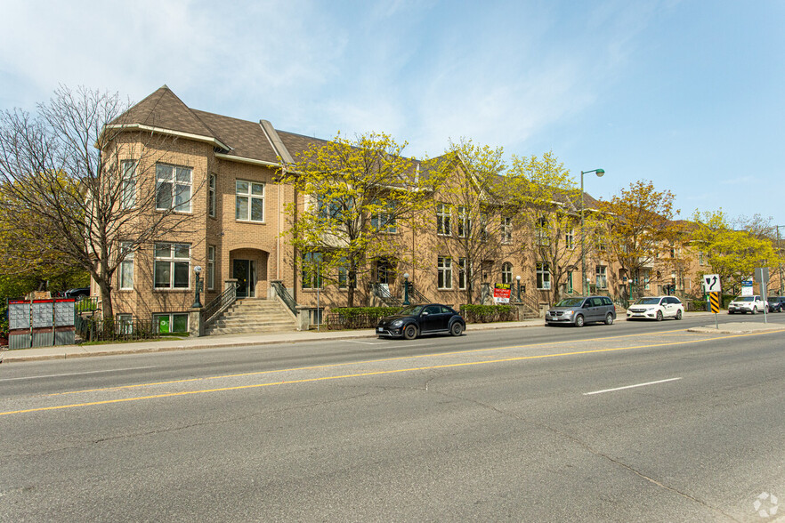 104 Centrepointe Dr, Ottawa, ON for sale - Primary Photo - Image 1 of 21