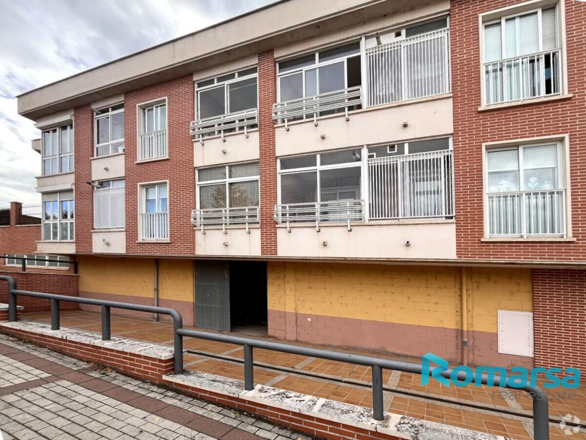 Calle Rejero Lorenzo de Ávila, Ávila, AVI 05004 - Unit Puerta L6, Esc. 1 -  - Interior Photo - Image 1 of 8