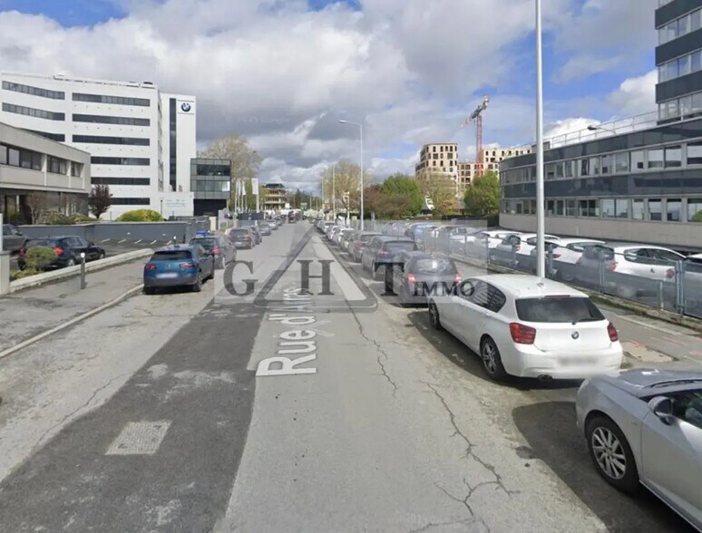 Industrial in Nanterre to rent - Building Photo - Image 3 of 4