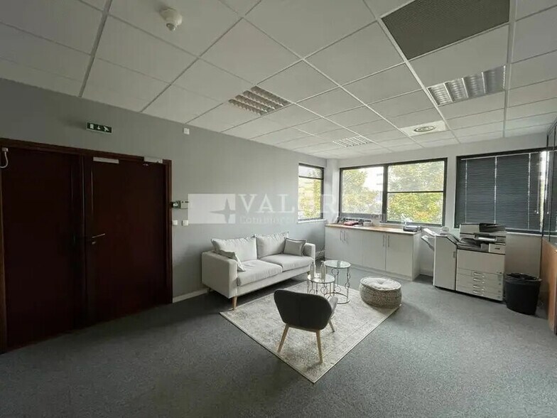 5 Allée Des Séquoias, Limonest for sale - Interior Photo - Image 2 of 9
